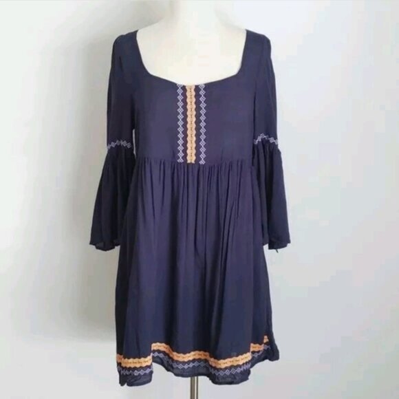 Umgee Dresses & Skirts - Umgee embroidered empire dress tunic bell sleeve Medium